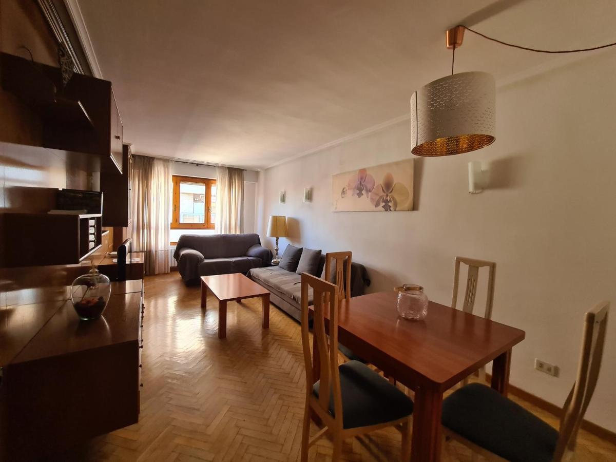 Dos Torres Tauriel - Espacioso Apartamento Con Impresionantes Vistas Y Garaje Privado Zaragoza Eksteriør bilde