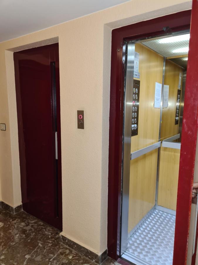 Dos Torres Tauriel - Espacioso Apartamento Con Impresionantes Vistas Y Garaje Privado Zaragoza Eksteriør bilde
