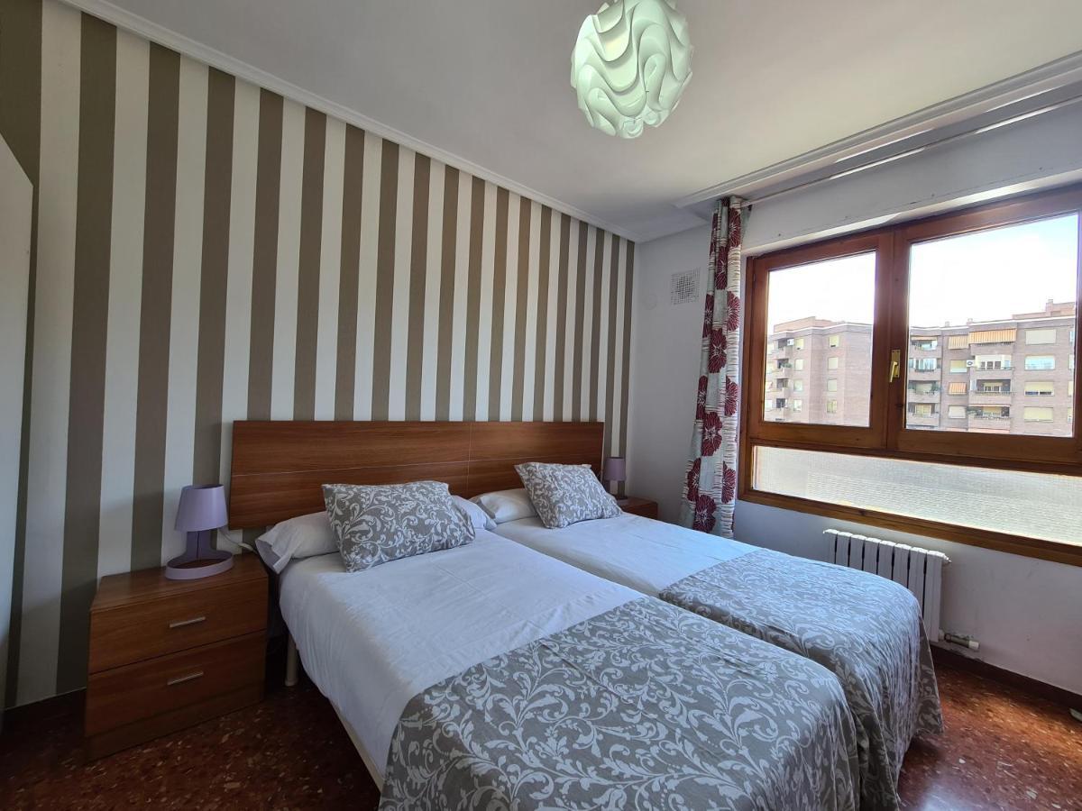 Dos Torres Tauriel - Espacioso Apartamento Con Impresionantes Vistas Y Garaje Privado Zaragoza Eksteriør bilde